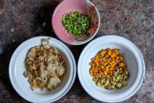 toasted charred turmeric, ginger, coriander stems, and shallots